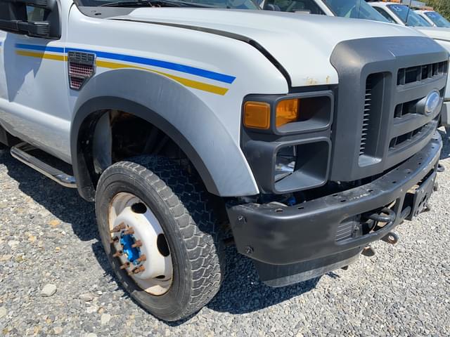 Image of Ford F-550 equipment image 3