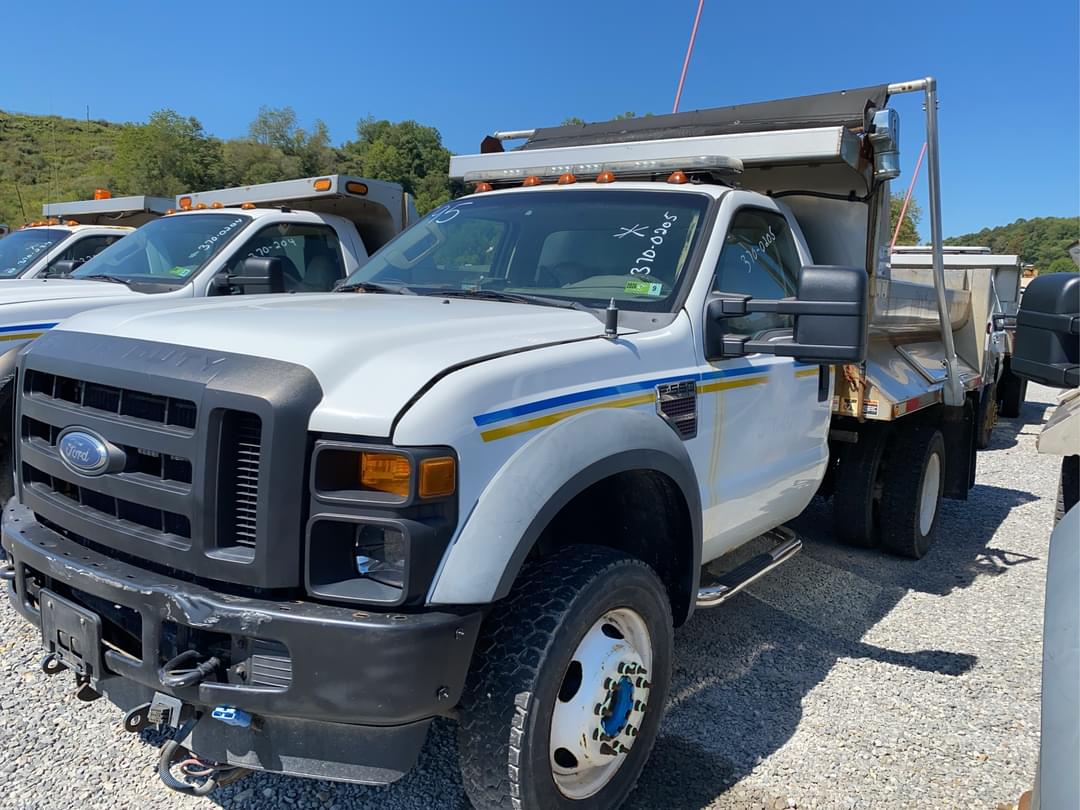 Image of Ford F-550 Primary image
