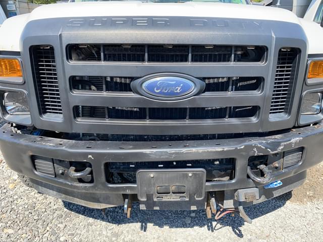 Image of Ford F-550 equipment image 1