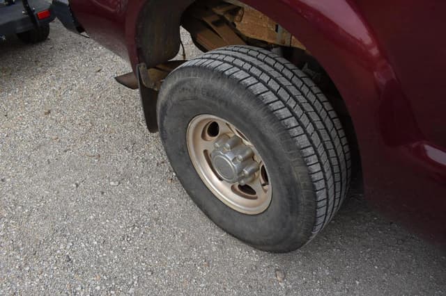 Image of Ford F-350 equipment image 3