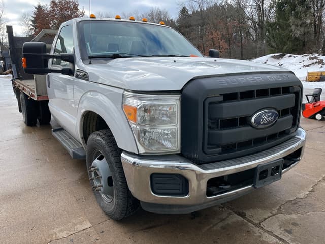 Image of Ford F-350 equipment image 2