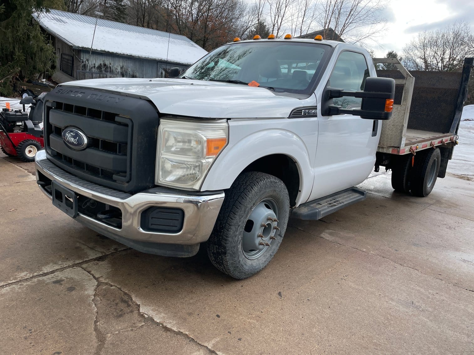 2012 Ford F-350 Equipment Image0