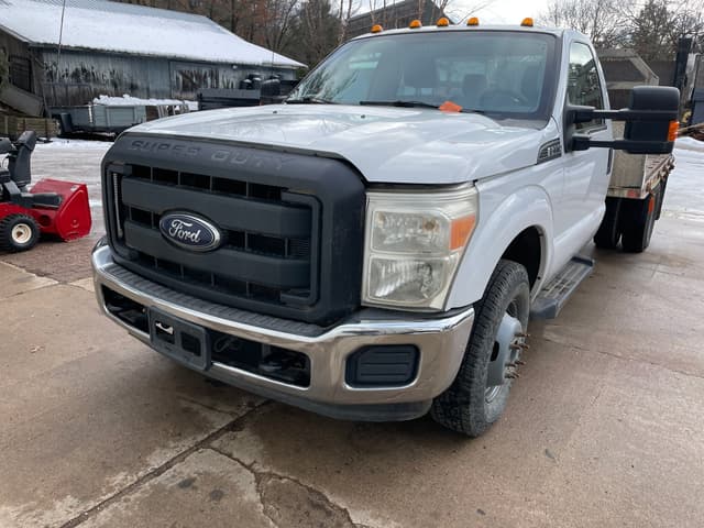 Image of Ford F-350 equipment image 1