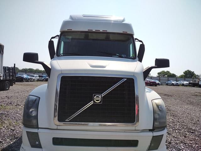 Image of Volvo VNL equipment image 1