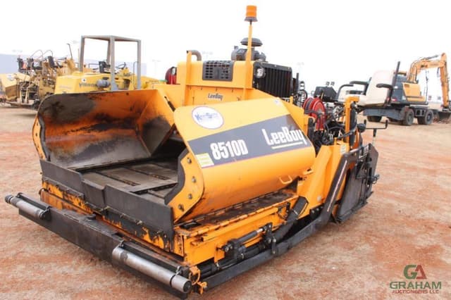 Image of LeeBoy 8510D equipment image 2