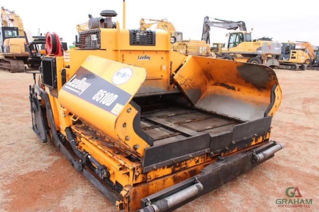 Image of LeeBoy 8510D equipment image 3