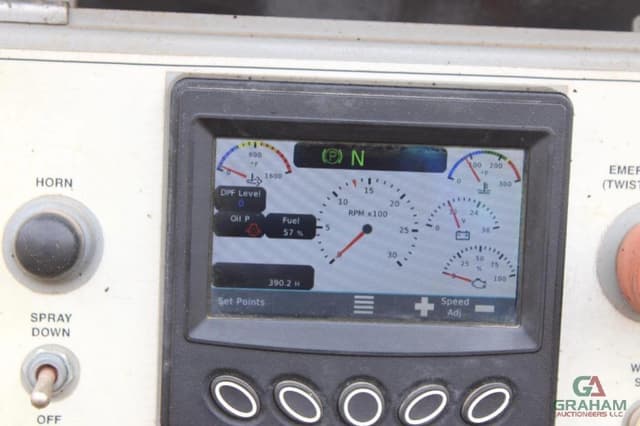 Image of LeeBoy 8510D equipment image 4