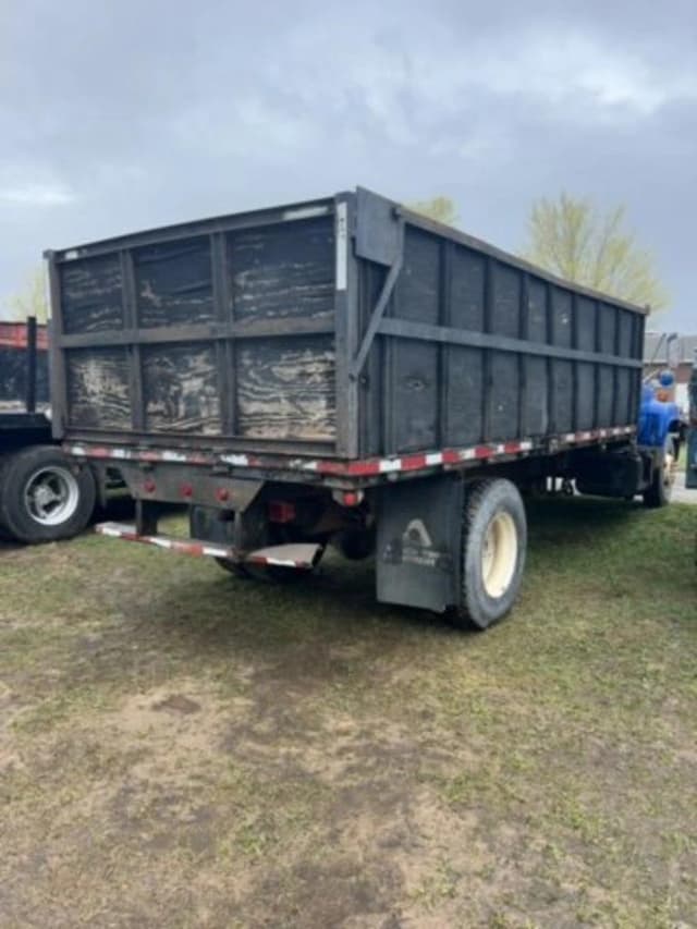 Image of GMC Topkick equipment image 3