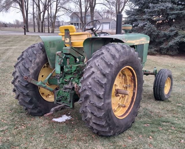 Image of John Deere 4020 equipment image 4
