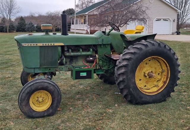 Image of John Deere 4020 equipment image 2