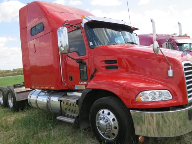 Image of Mack CXU613 equipment image 2