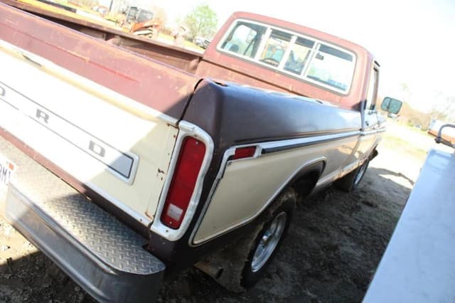 Image of Ford F-150 equipment image 4