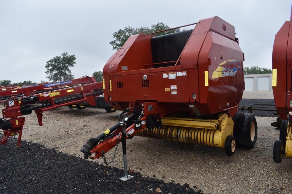 New Holland BR7090 Equipment Image0