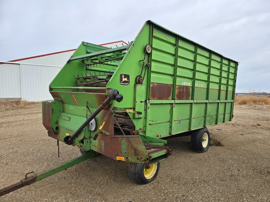 Image of John Deere 716 Primary image