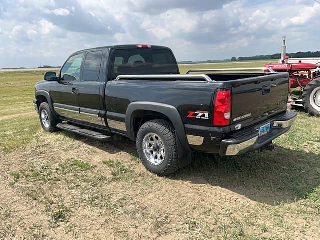 Image of Chevrolet 1500 equipment image 3