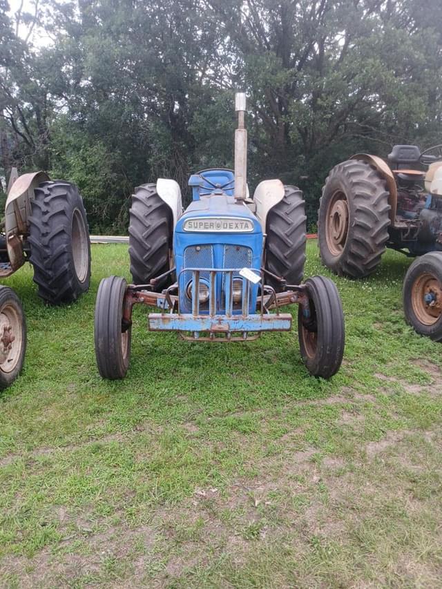 Image of Ford 2000 equipment image 1