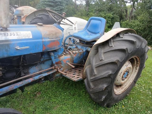 Image of Ford 2000 equipment image 3