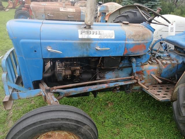 Image of Ford 2000 equipment image 2