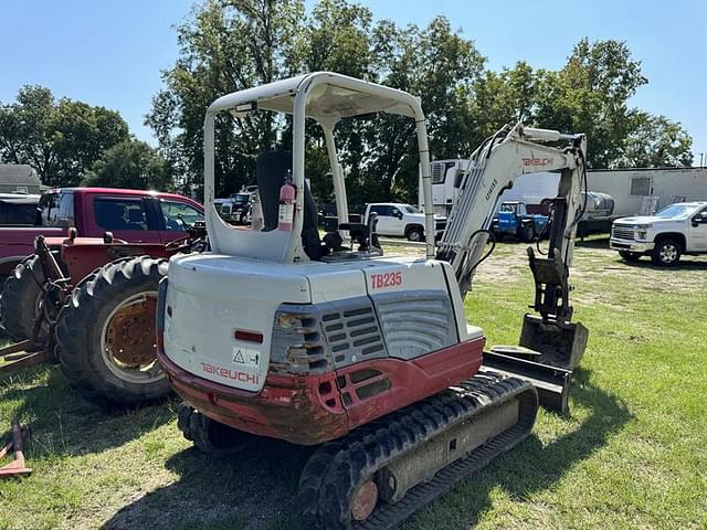 Image of Takeuchi TB235 equipment image 2