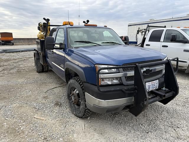 Image of Chevrolet 3500 equipment image 4