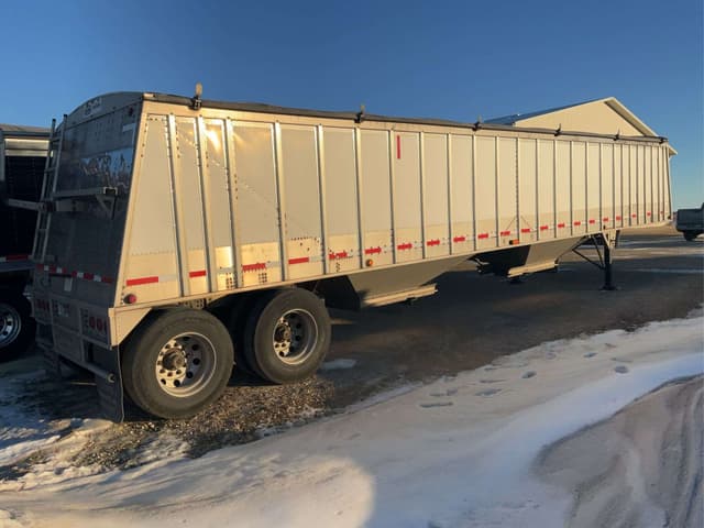 Image of Cornhusker 800 equipment image 1