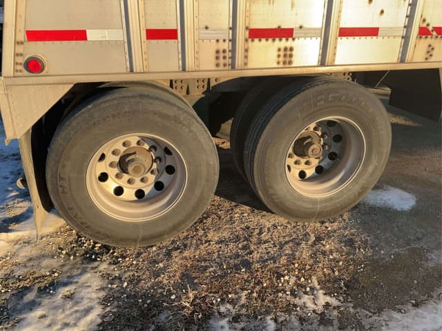 Image of Cornhusker 800 equipment image 2