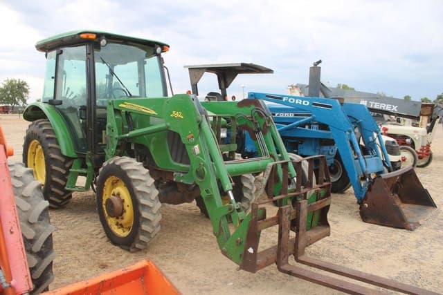 Image of John Deere 5325 equipment image 1