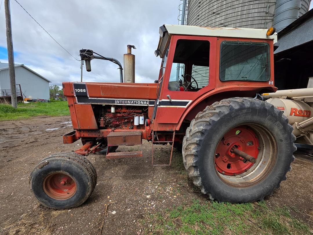 Image of International Harvester 1066 Primary image