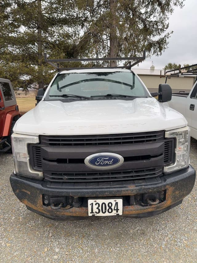 Image of Ford F-250 equipment image 1