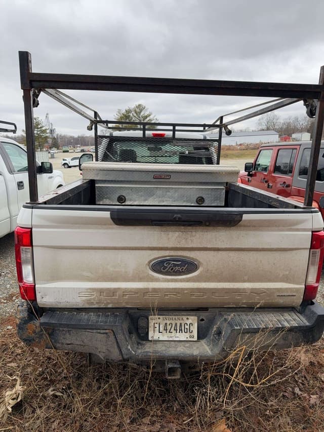 Image of Ford F-250 equipment image 4