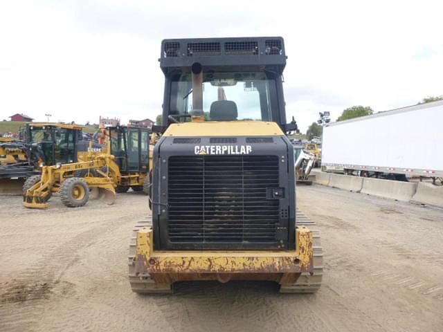 Image of Caterpillar 953D equipment image 3