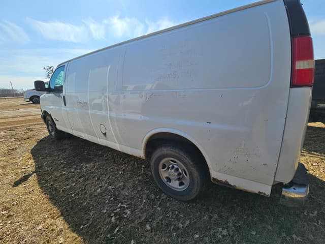 Image of Chevrolet 3500 equipment image 3