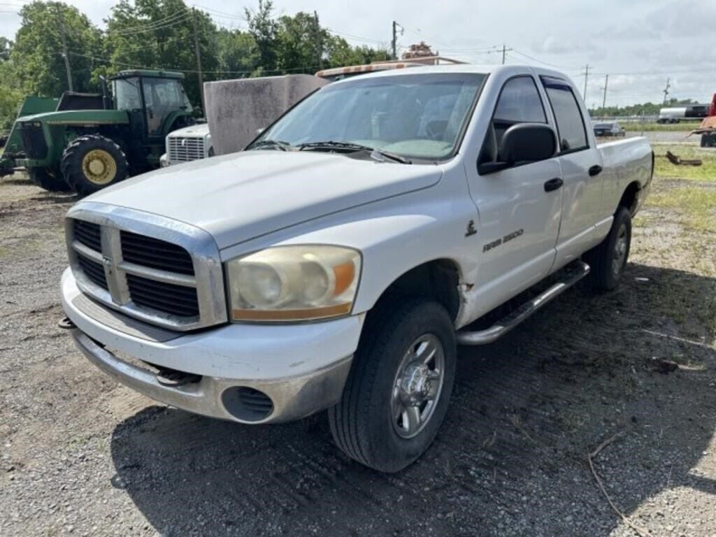 Dodge Ram 2500 Equipment Image0