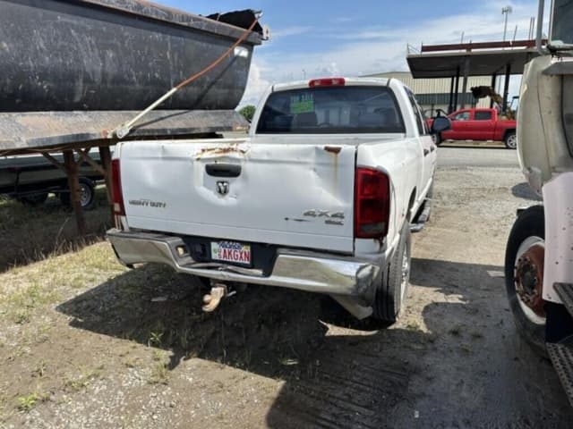 Image of Dodge Ram 2500 equipment image 2