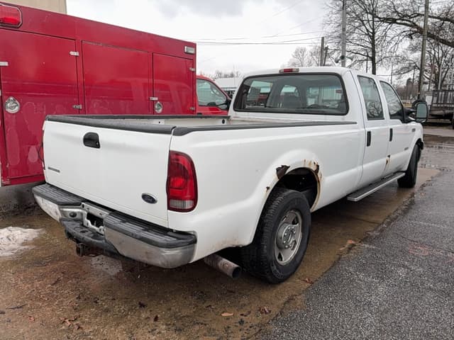 Image of Ford F-250 equipment image 2