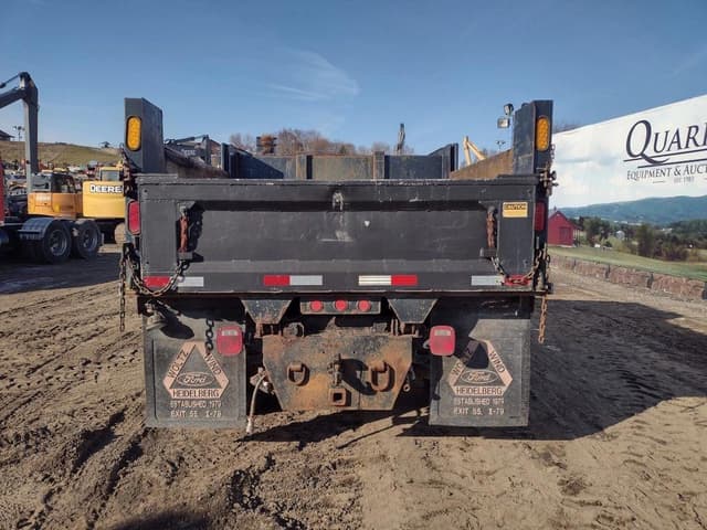 Image of Ford F-550 equipment image 3