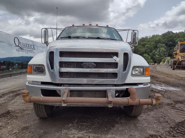 Image of Ford F-750 equipment image 1