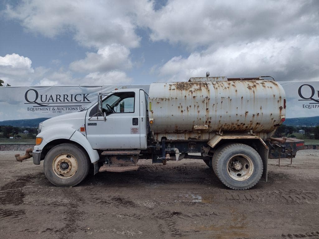 Image of Ford F-750 Primary image