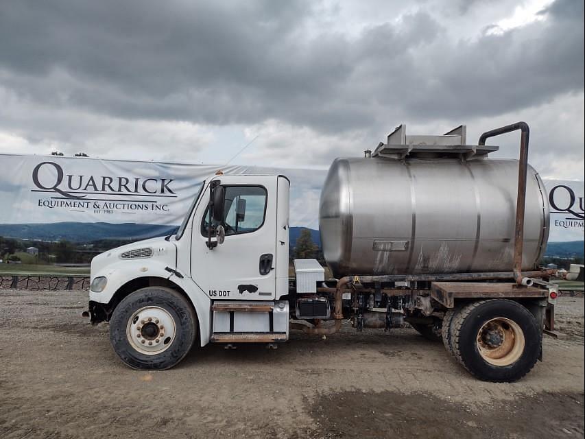 Image of Freightliner M2 106 Primary image