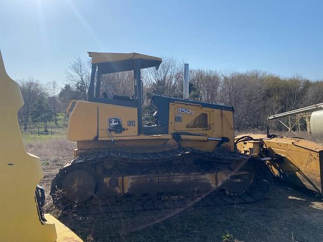 Image of John Deere 750J LGP equipment image 3