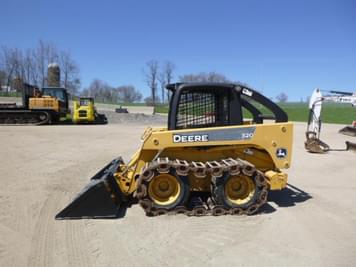 Main image John Deere 320