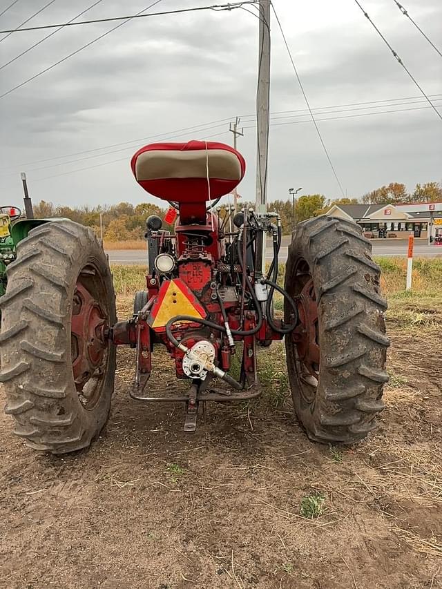 Image of Farmall 350 equipment image 4