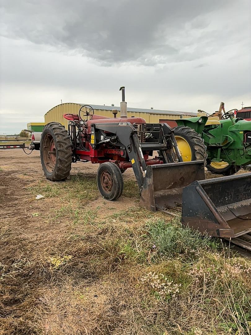 Image of Farmall 350 Primary image