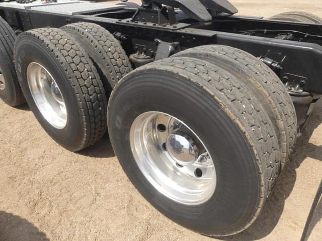 Image of Western Star 4900 SA equipment image 4