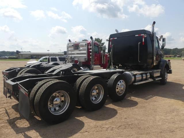 Image of Western Star 4900 SA equipment image 2