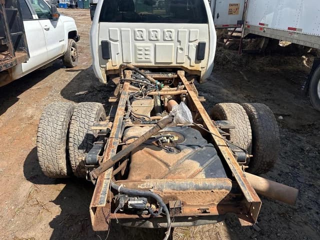 Image of Chevrolet 3500 equipment image 3