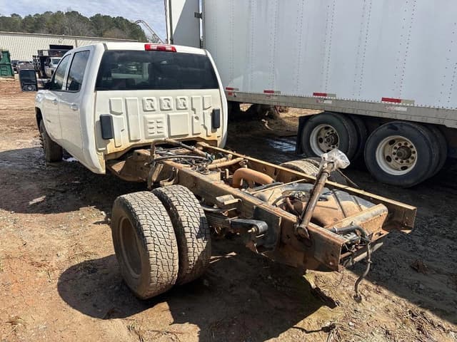 Image of Chevrolet 3500 equipment image 2