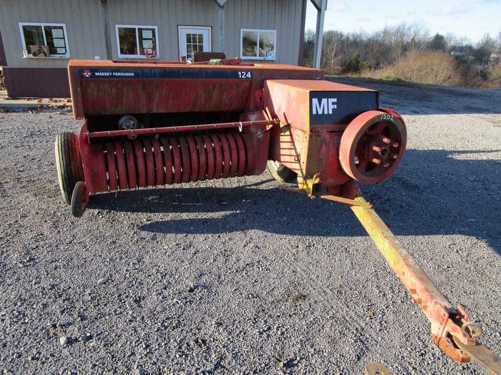 Main image Massey Ferguson 124