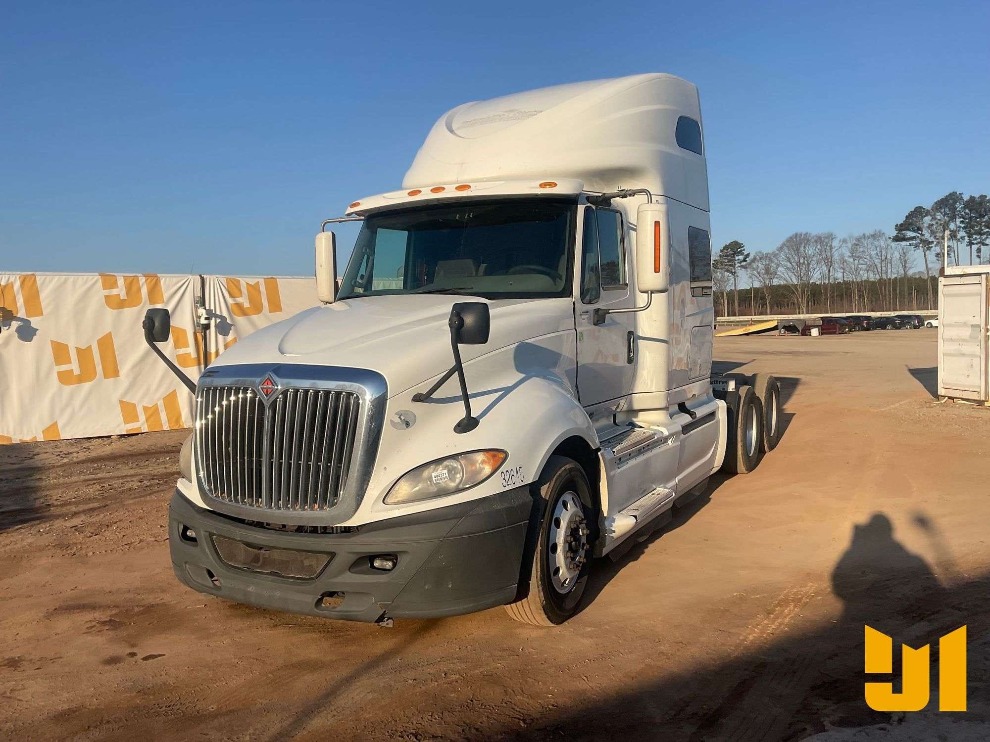 2016 International ProStar+ 122 Equipment Image0