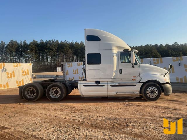 Image of International ProStar+ 122 equipment image 3